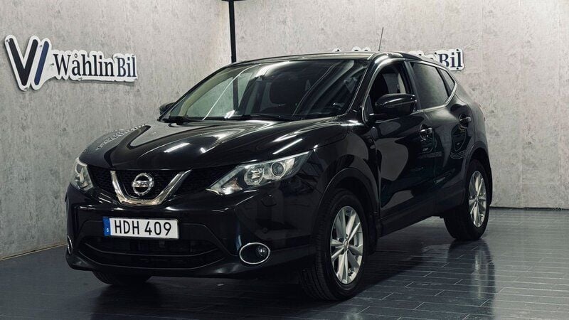 Svart Begagnad 2015 Nissan Qashqai SUV | 144 900 kr (Marknadspris) - Bild 1/4