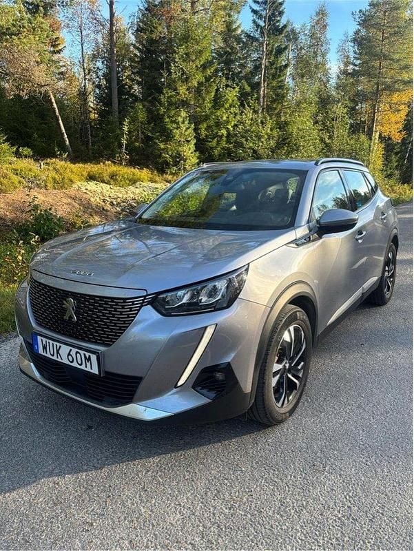 Grå Begagnad 2020 Peugeot e-2008 SUV | 175 000 kr (Marknadspris) - Bild 1/4