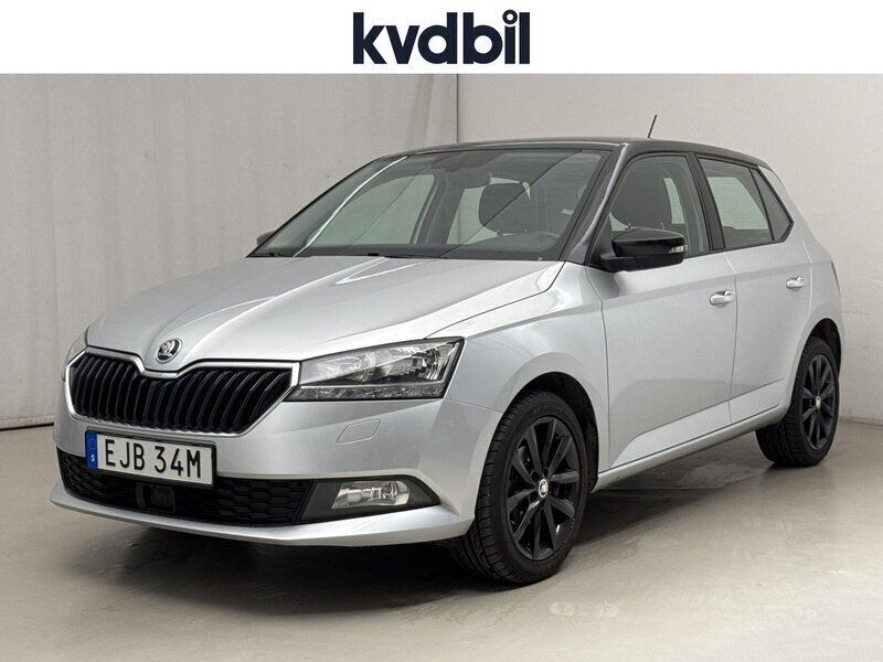 Silver (silver metallic) Begagnad 2020 Skoda Fabia Style Halvkombi | 149 800 kr (Marknadspris) - Bild 1/3