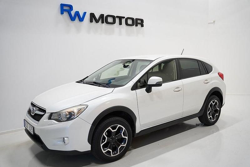 Vit Begagnad 2012 Subaru XV SUV | 99 800 kr (Marknadspris) - Bild 1/4