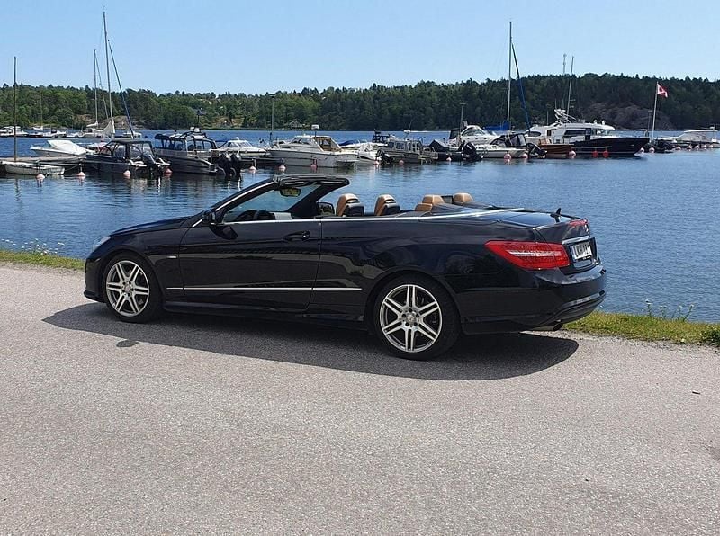 Svart Begagnad 2012 Mercedes E250 Cab | 219 000 kr (Lite dyr) - Bild 1/4