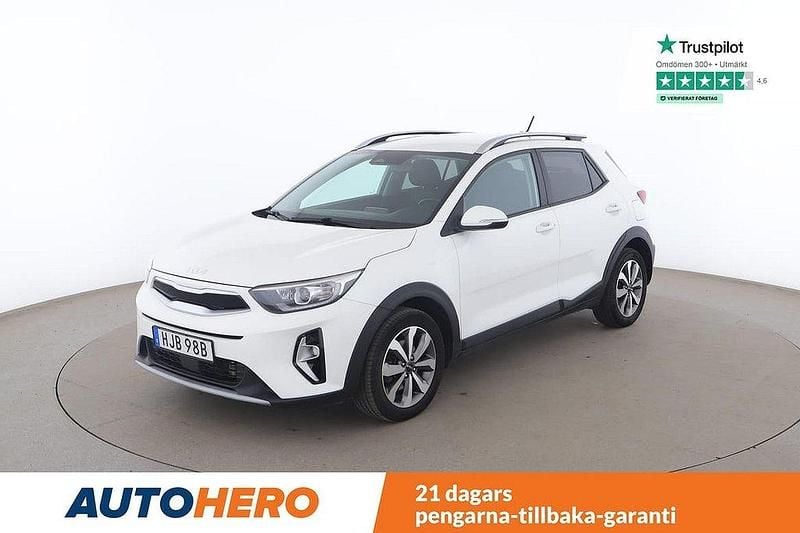 Vit Begagnad 2021 Kia Stonic Advance SUV | 191 000 kr (Marknadspris) - Bild 1/4