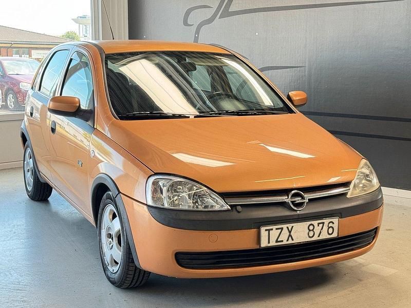Gul Begagnad 2003 Opel Corsa Njoy Halvkombi | 24 900 kr (Superpris) - Bild 1/4
