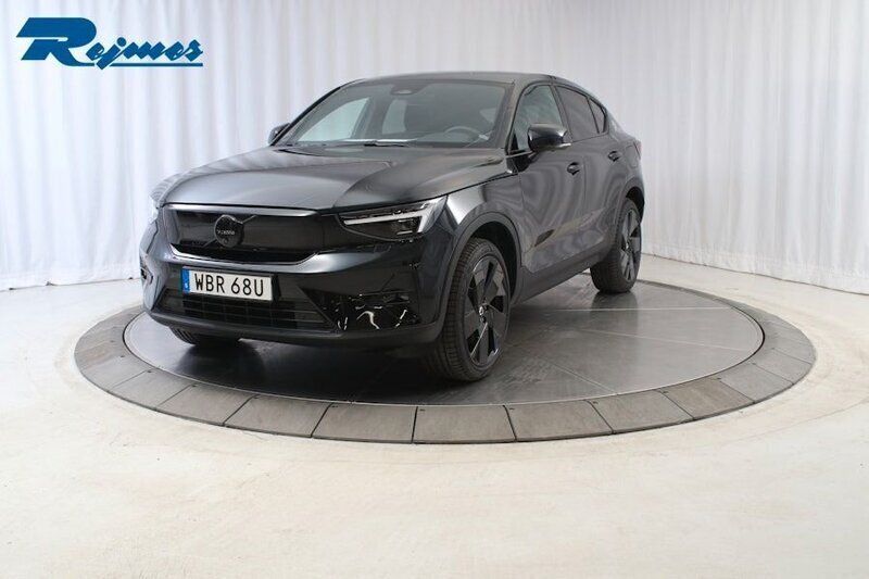 Svart (onyx black metallic) Begagnad 2025 Volvo EC40 Performance SUV | 569 900 kr - Bild 1/1