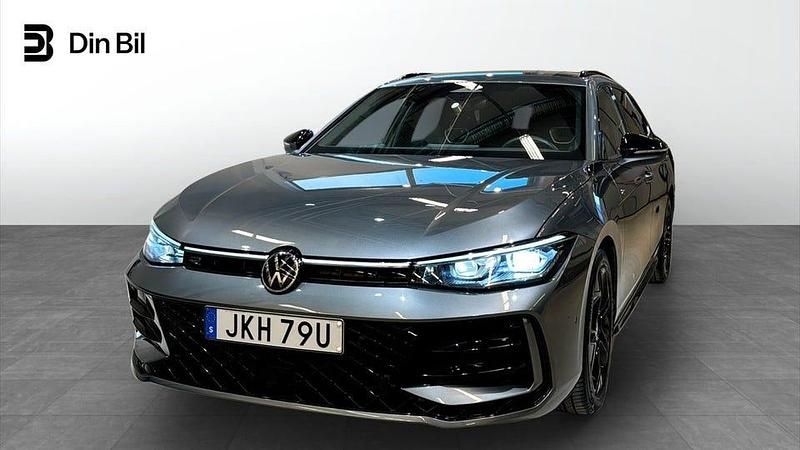 Begagnad VW Passat R-line 193 HK (141 kW) 2024 Diabase grey metallic Kombi