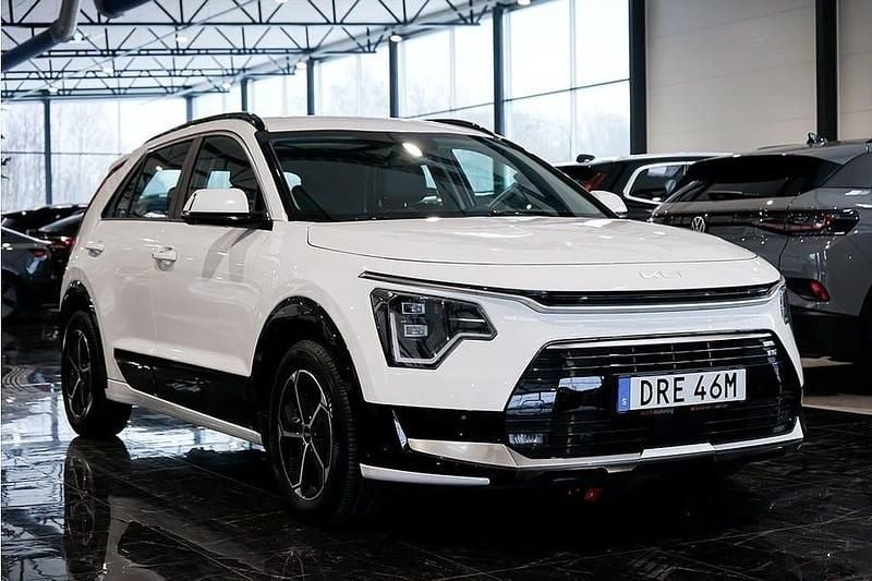 Begagnad Kia Niro Advance 184 HK (135 kW) 2022 Vit SUV