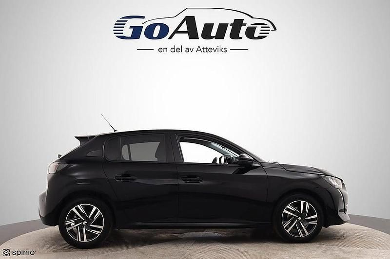 Begagnad Peugeot 208 101 HK (74 kW) 2023 Svart Halvkombi
