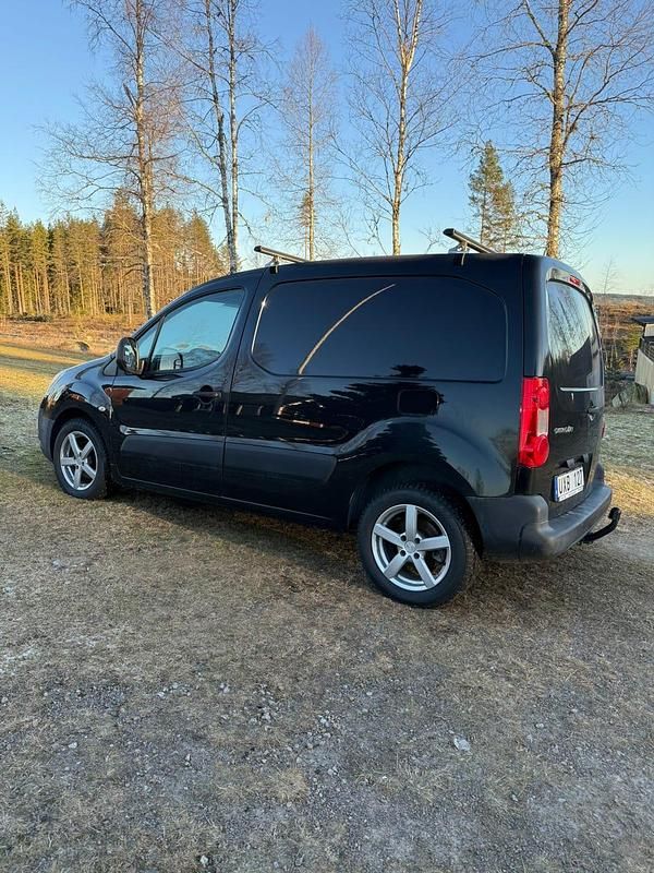 Begagnad Citroën Berlingo 75 HK (55 kW) 2011 Minibuss