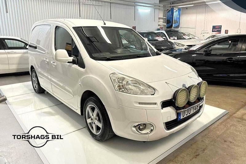 Vit Begagnad 2014 Peugeot Partner Minibuss | 62 900 kr (Marknadspris) - Bild 1/3
