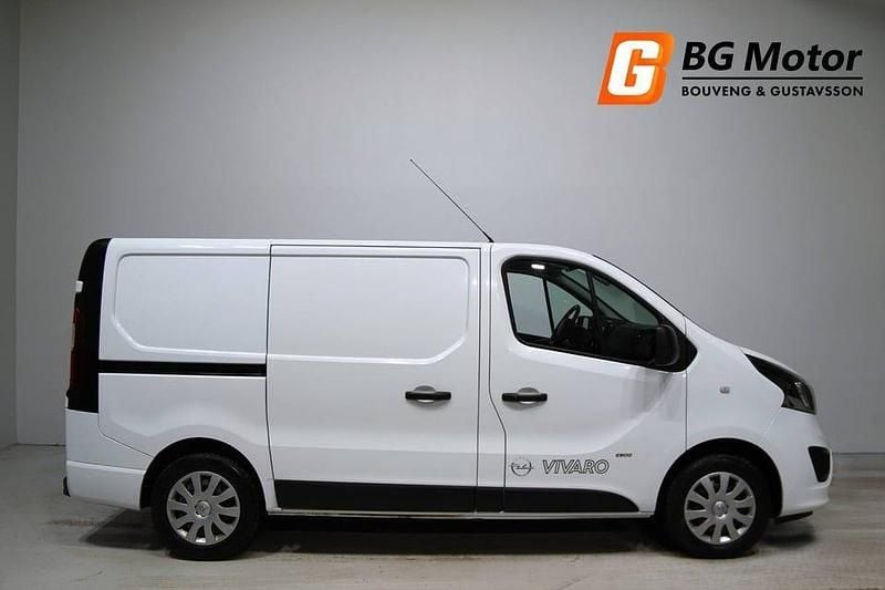 Begagnad Opel Vivaro 125 HK (91 kW) 2017 Vit Minibuss