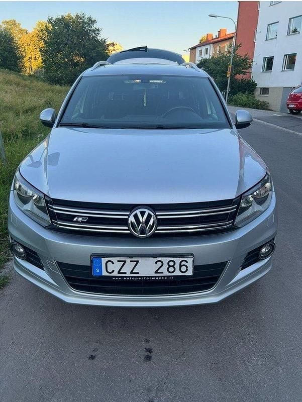 Silver Begagnad 2014 VW Tiguan Sportline SUV | 90 000 kr (Superpris) - Bild 1/4