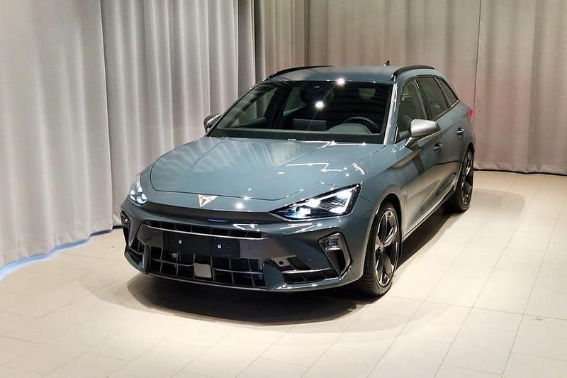 Blå Ny 2025 Cupra Leon | 324 900 kr (Bra pris) - Bild 1/4