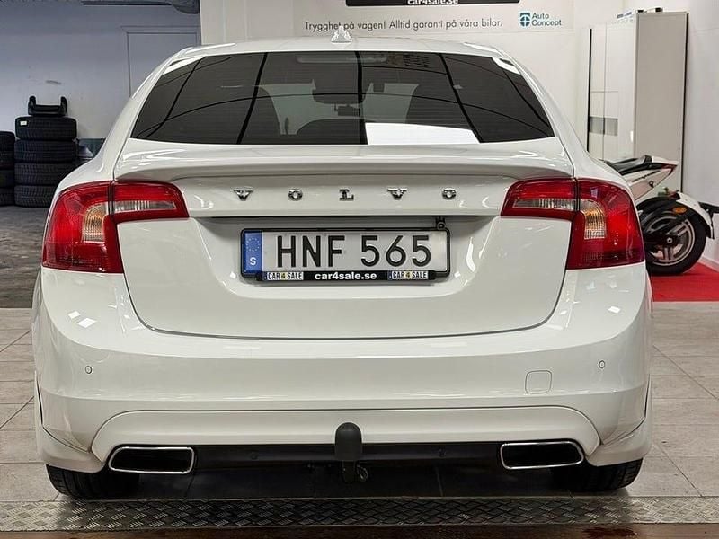 Begagnad Volvo S60 Summum 215 HK (158 kW) 2014 Vit Sedan