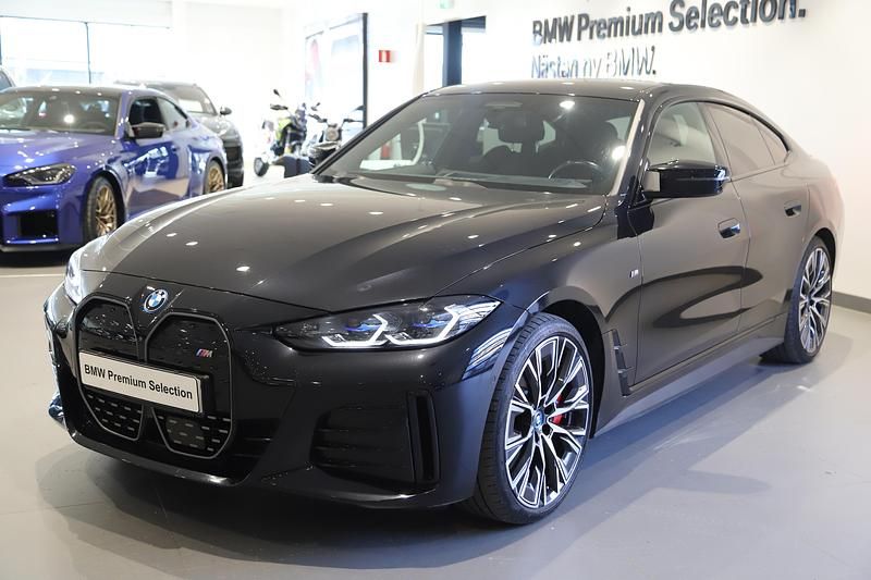 Begagnad BMW i4 Shadowline 442 kW (601 HK) 2023 Svart Sedan