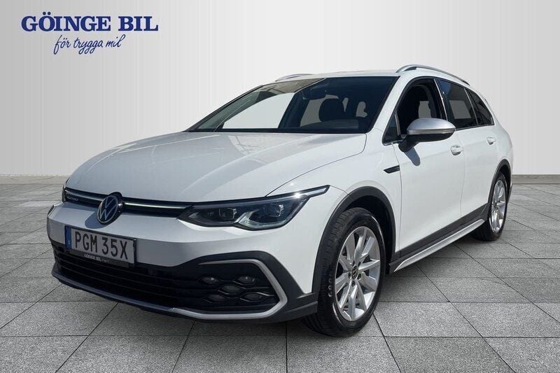 Vit Begagnad 2022 VW Golf Alltrack Kombi | 339 000 kr (Marknadspris) - Bild 1/3