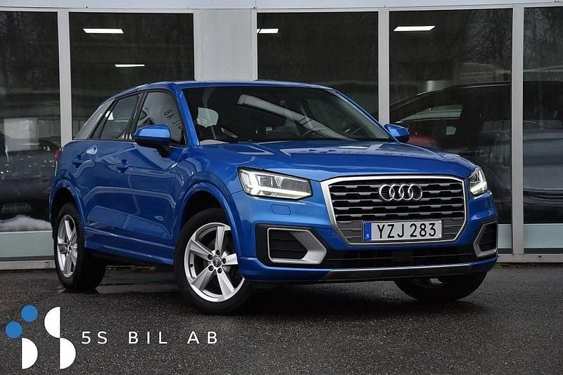 Blå Begagnad 2017 Audi Q2 SUV | 149 900 kr (Marknadspris) - Bild 1/4