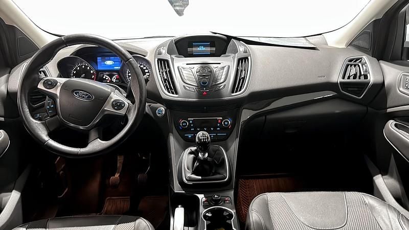 Begagnad Ford Kuga Titanium 150 HK (110 kW) 2013 Vit SUV