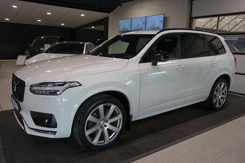 Vit Begagnad 2021 Volvo XC90 R-Design SUV | 489 000 kr (Bra pris) - Bild 1/4