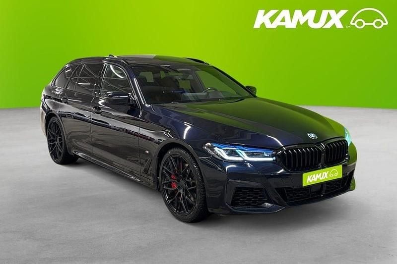 Svart Begagnad 2020 BMW 540 M Sport Kombi | 539 800 kr (Lite dyr) - Bild 1/4