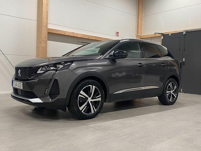 Grå Begagnad 2024 Peugeot 3008 GT-line SUV | 279 900 kr (Marknadspris) - Bild 1/4