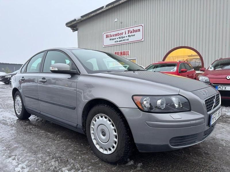 Begagnad Volvo S40 Kinetic 101 HK (74 kW) 2006 Grå Sedan