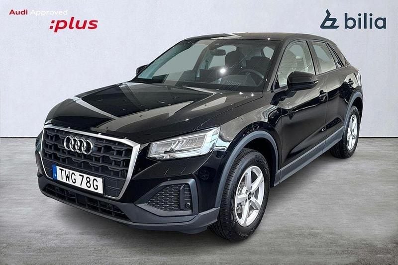 Brilliantsvart Ny 2024 Audi Q2 Proline SUV | 314 500 kr (Marknadspris) - Bild 1/3