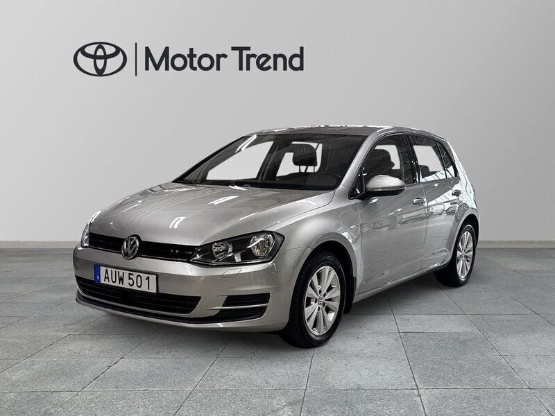 Silver Begagnad 2015 VW Golf VII Halvkombi | 149 000 kr (Marknadspris) - Bild 1/4