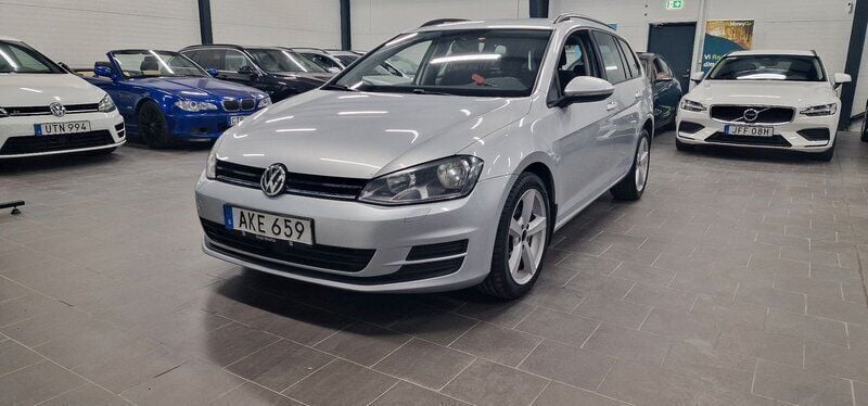 Silver Begagnad 2014 VW Golf VII Sportline Kombi | 69 900 kr (Bra pris) - Bild 1/4