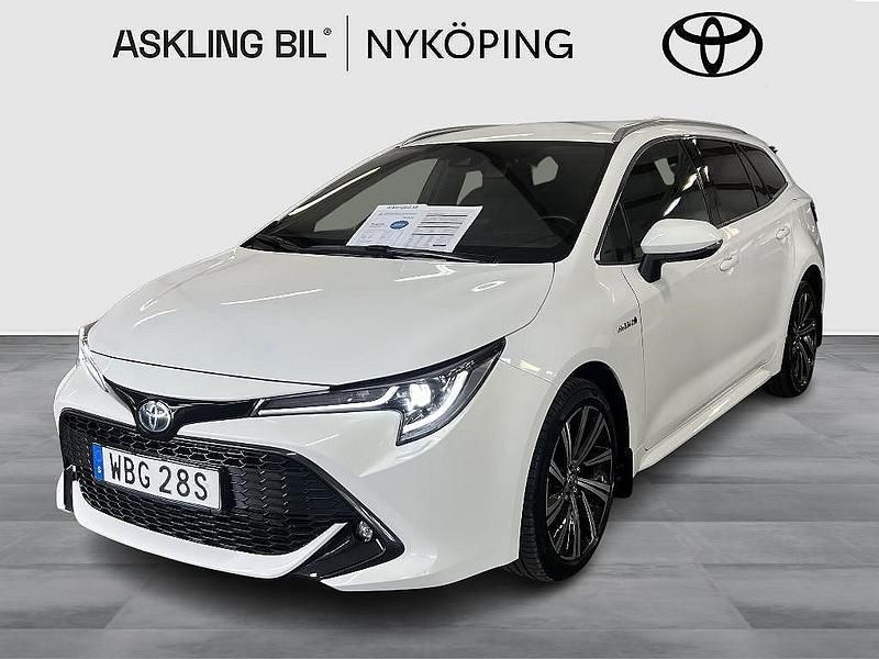 Vit Begagnad 2021 Toyota Corolla Style Kombi | 255 000 kr (Marknadspris) - Bild 1/3