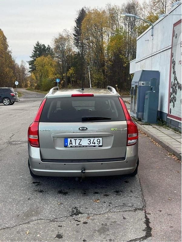Silver Begagnad 2011 Kia Ceed Sportswagon Kombi | 45 000 kr (Marknadspris) - Bild 1/4