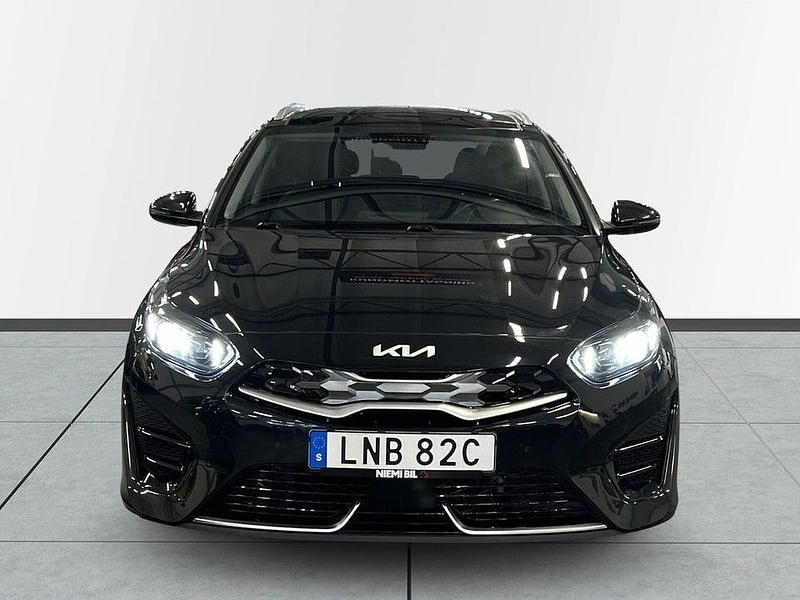 Begagnad Kia Ceed Sportswagon Advance 141 HK (103 kW) 2022 Svart Kombi
