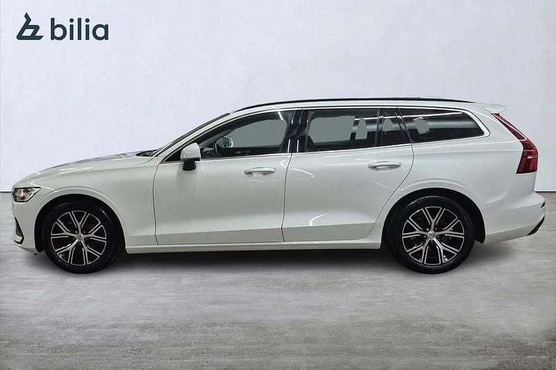 Begagnad Volvo V60 Core 200 HK (147 kW) 2024 Vit Kombi