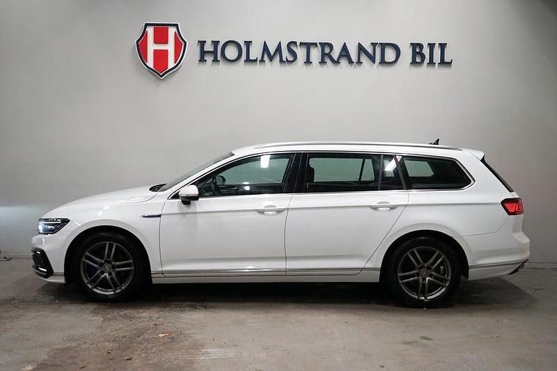 Begagnad VW Passat Executive 218 HK (160 kW) 2023 Vit Kombi