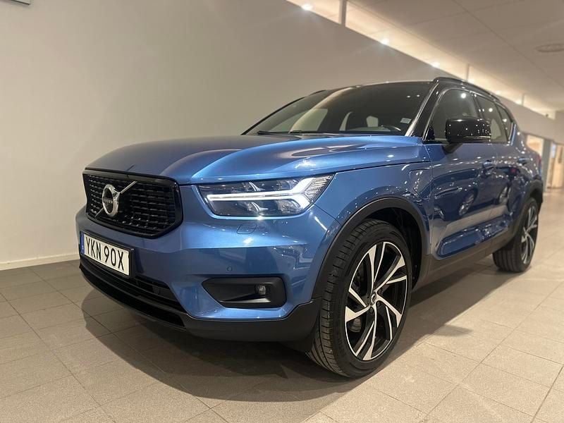 Begagnad Volvo XC40 R-Design 214 HK (157 kW) 2021 Blå SUV