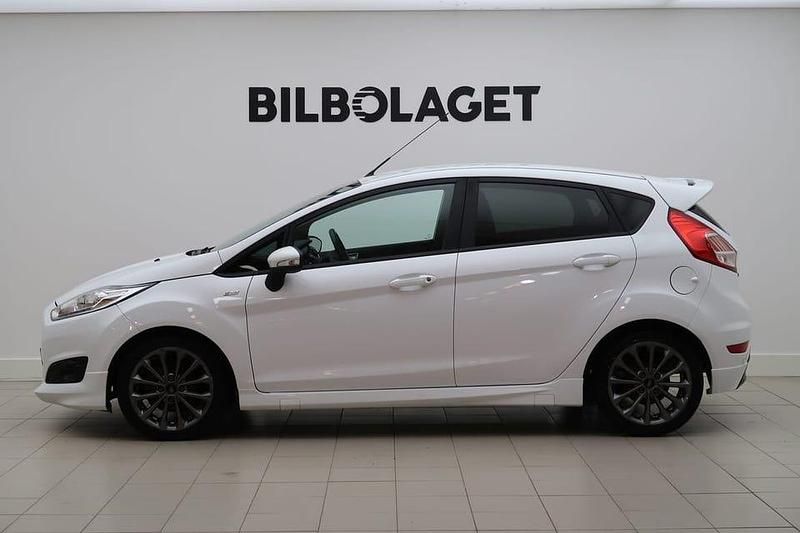 Begagnad Ford Fiesta ST-Line 101 HK (74 kW) 2016 Vit