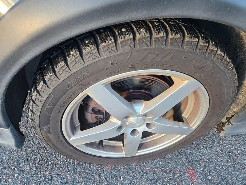 Begagnad Saab 9-3X Vector 180 HK (132 kW) 2010 Svart Kombi