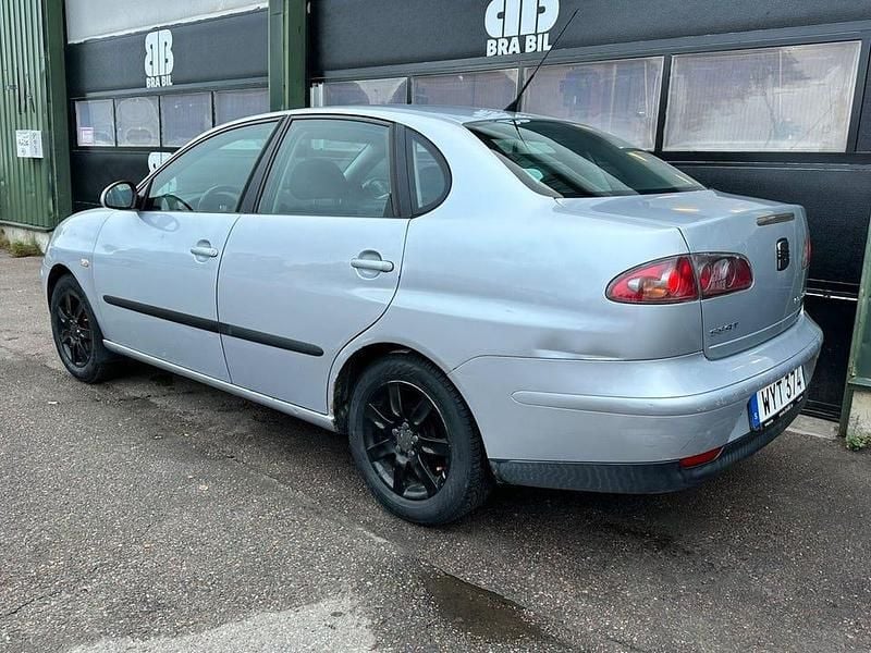 Begagnad Seat Cordoba 75 HK (55 kW) 2004 Silver Sedan