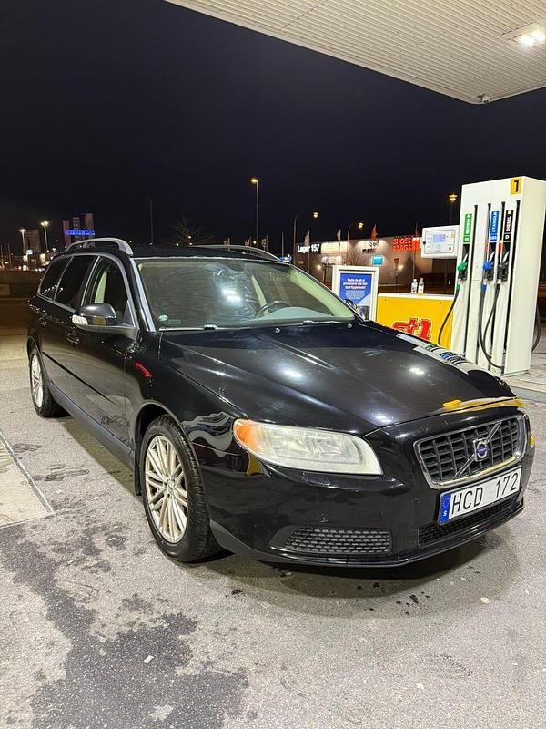 Begagnad 2009 Volvo V70 Kombi | 64 000 kr (Marknadspris) - Bild 1/4