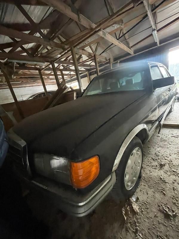 Begagnad 1981 Mercedes 280 SE Sedan | 15 000 kr - Bild 1/4