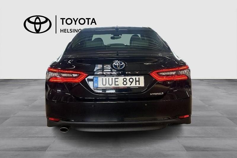Begagnad Toyota Camry Hybrid Executive 220 HK (161 kW) 2022 Svart Sedan