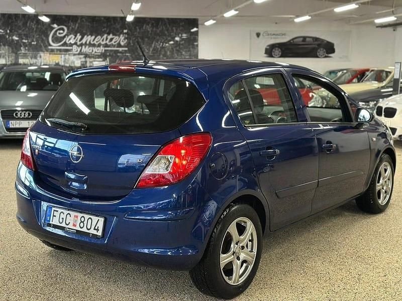 Begagnad Opel Corsa 80 HK (58 kW) 2007 Blå Halvkombi
