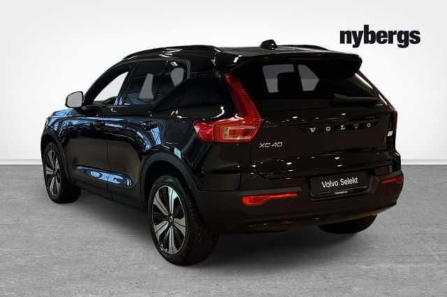 Begagnad Volvo XC40 Single Motor 175 kW (238 HK) 2023 Svart SUV