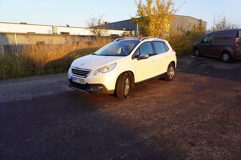 Vit Begagnad 2014 Peugeot 2008 SUV | 59 900 kr (Marknadspris) - Bild 1/4