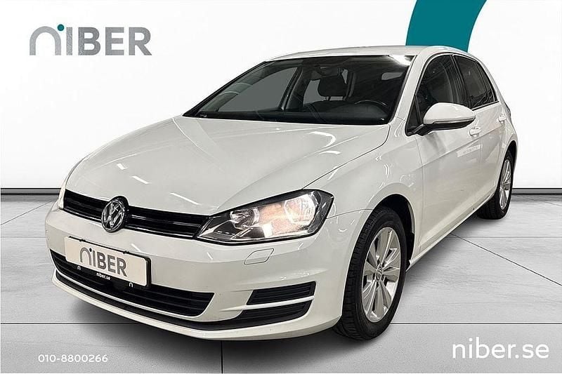 Vit Begagnad 2014 VW Golf VII Halvkombi | 87 900 kr (Bra pris) - Bild 1/4