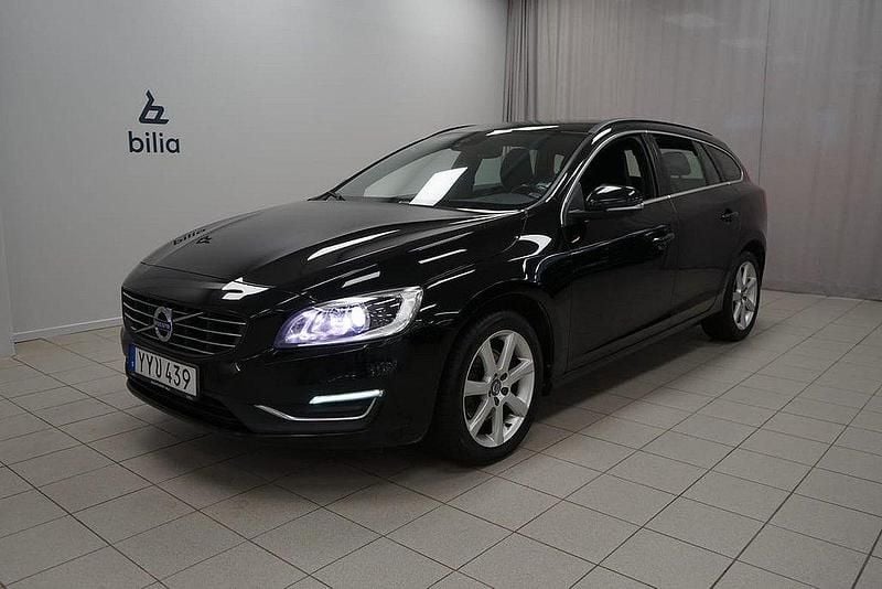Svart Begagnad 2017 Volvo V60 Momentum Kombi | 149 500 kr (Bra pris) - Bild 1/3