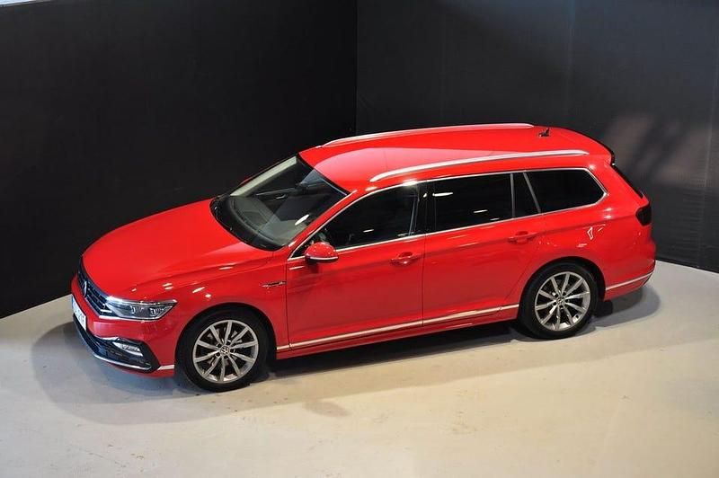 Röd Begagnad 2022 VW Passat GT Kombi | 259 000 kr (Marknadspris) - Bild 1/4
