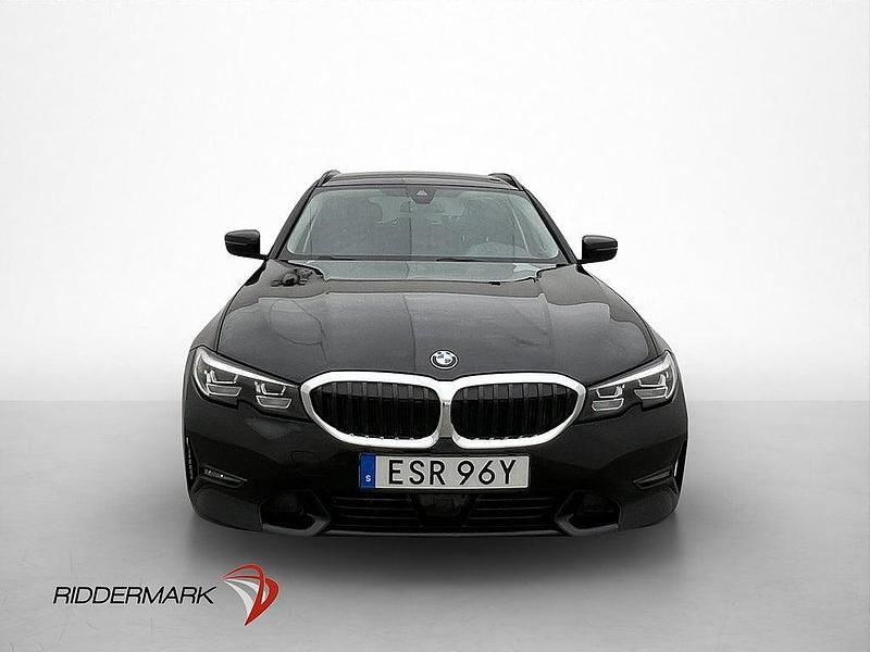 Begagnad BMW 330e Sport Line 184 HK (135 kW) 2021 Svart Kombi