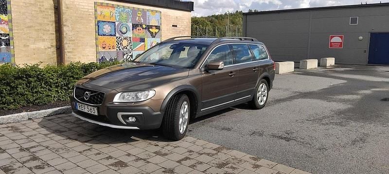 Brun Begagnad 2016 Volvo XC70 Standard SUV | 205 000 kr (Marknadspris) - Bild 1/4