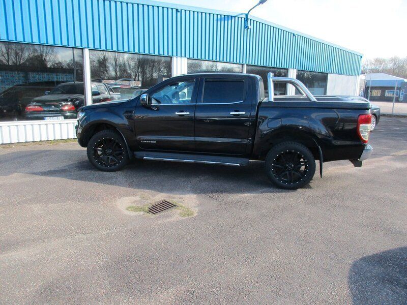 Svart Begagnad 2016 Ford Ranger Limited Pickup | 199 000 kr (Marknadspris) - Bild 1/3