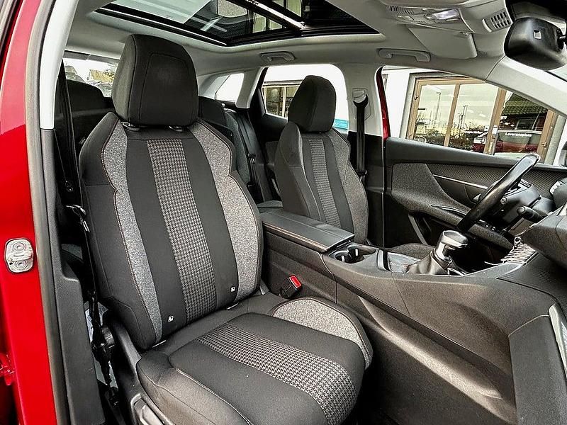 Begagnad Peugeot 3008 Active 120 HK (88 kW) 2016 Röd metallic SUV